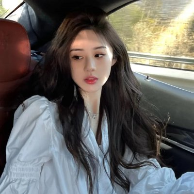 跳舞的红色公交